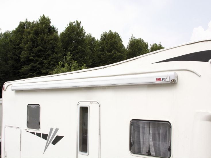 Fiamma Drip Stop rynna do przyczepy kempingowej bialy 300 cm