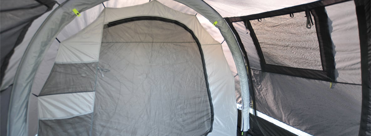 wnętrze namiotu